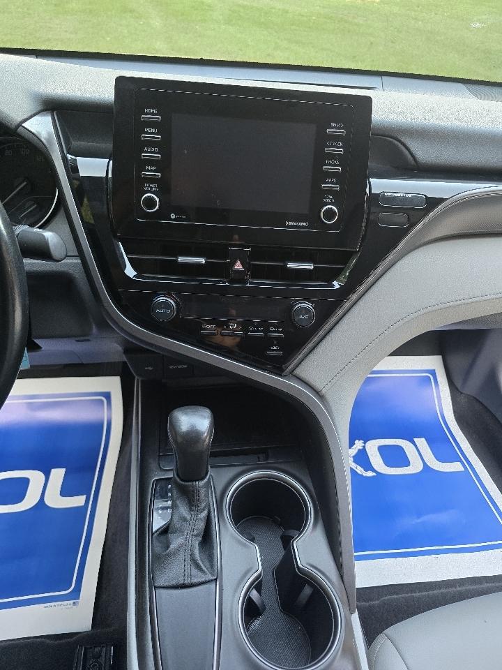 Toyota Camry SE 2021