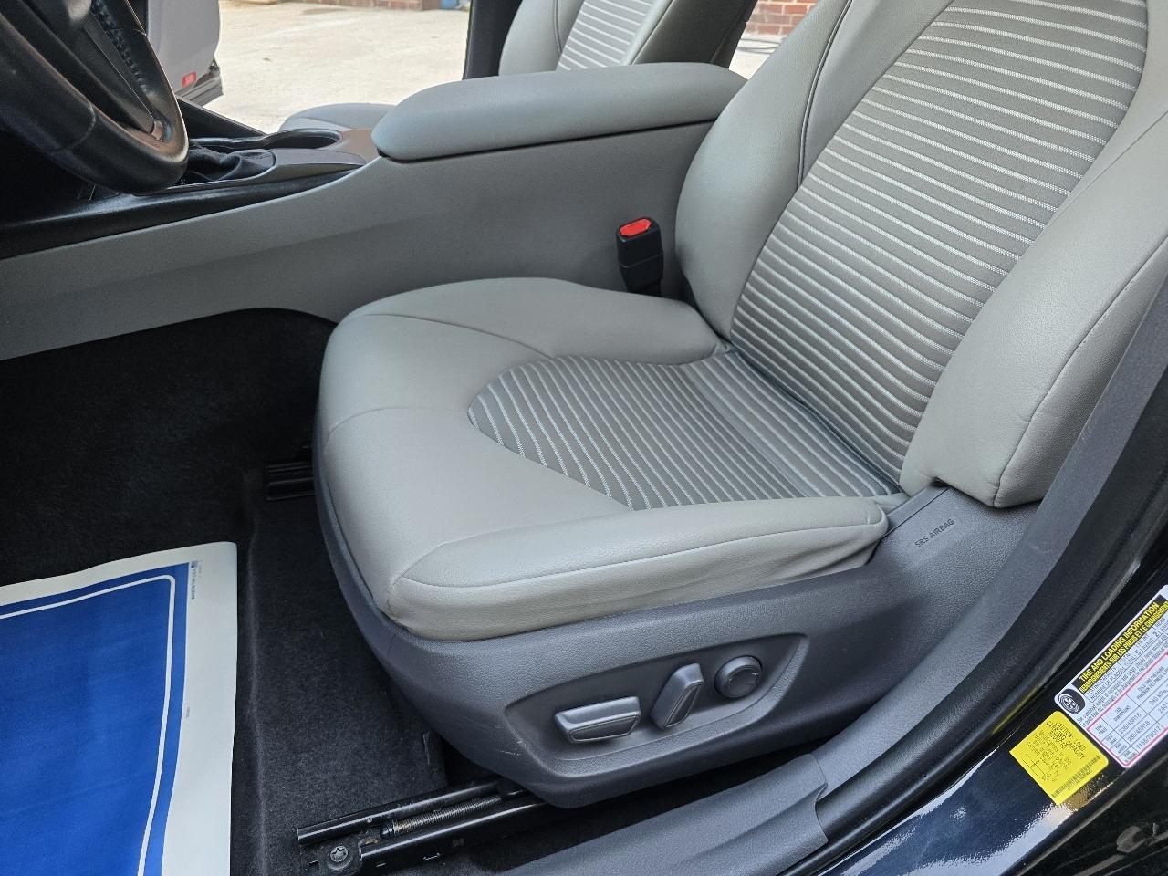 Toyota Camry SE 2021