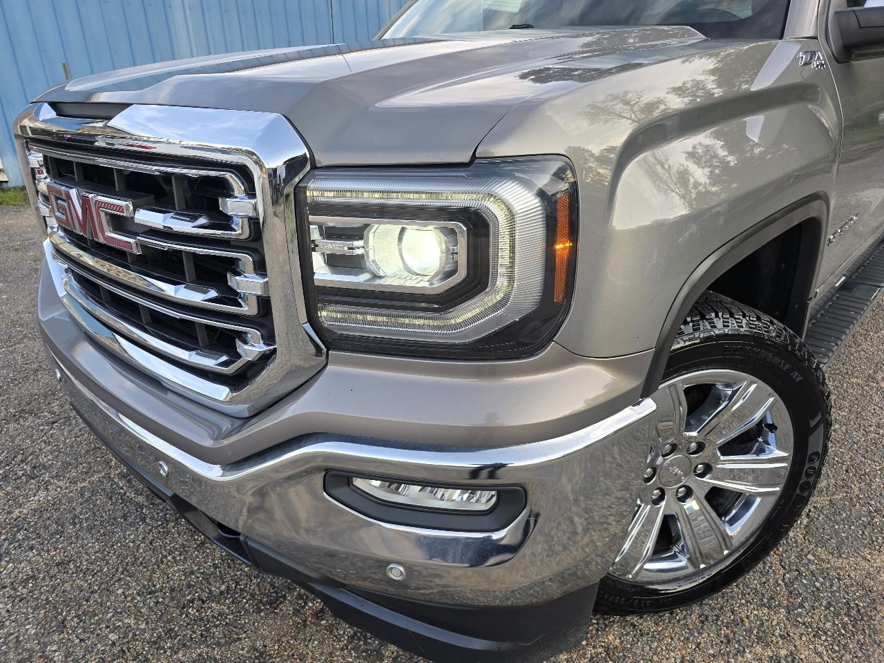 GMC Sierra 1500 2WD Crew Cab 143.5" SLT 2017