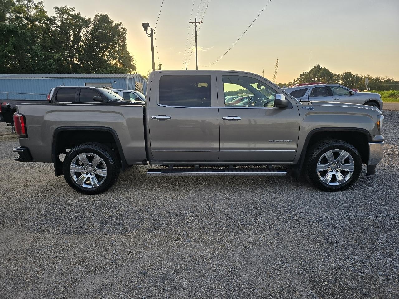 GMC Sierra 1500 2WD Crew Cab 143.5" SLT 2017