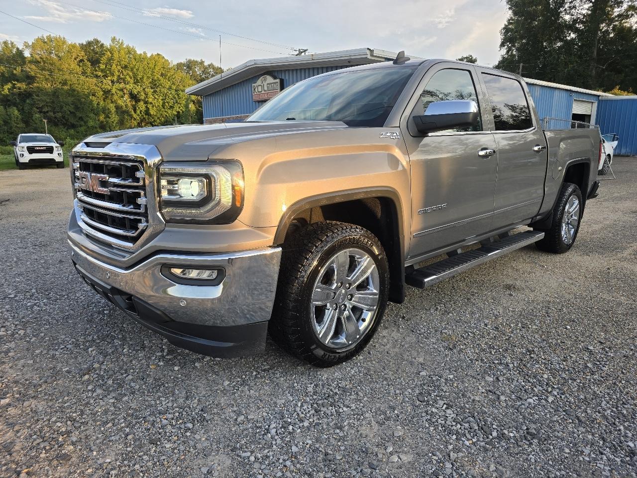 GMC Sierra 1500 2WD Crew Cab 143.5" SLT 2017