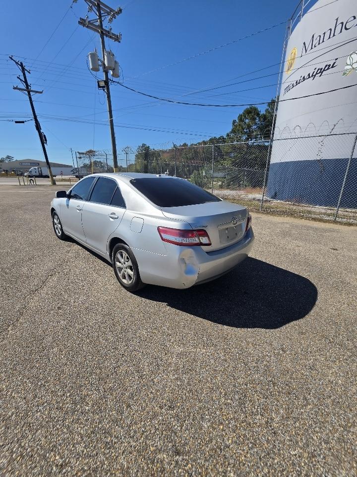 Toyota Camry Base 6-Spd AT 2011