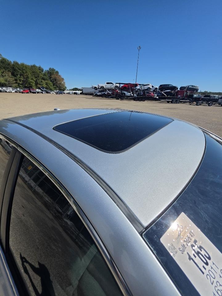 Toyota Camry Base 6-Spd AT 2011