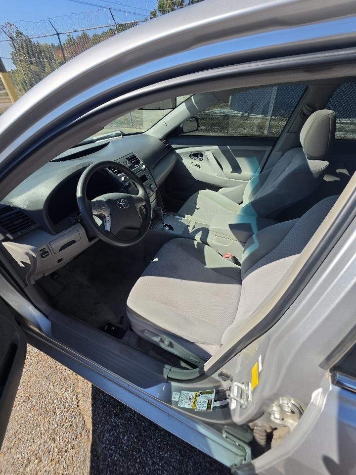 Toyota Camry Base 6-Spd AT 2011