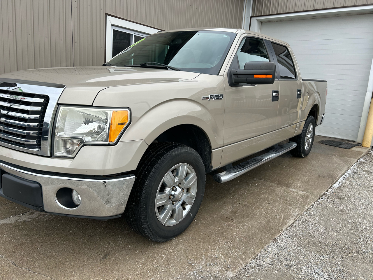 Ford F-150 2WD SuperCrew 150" XLT 2010