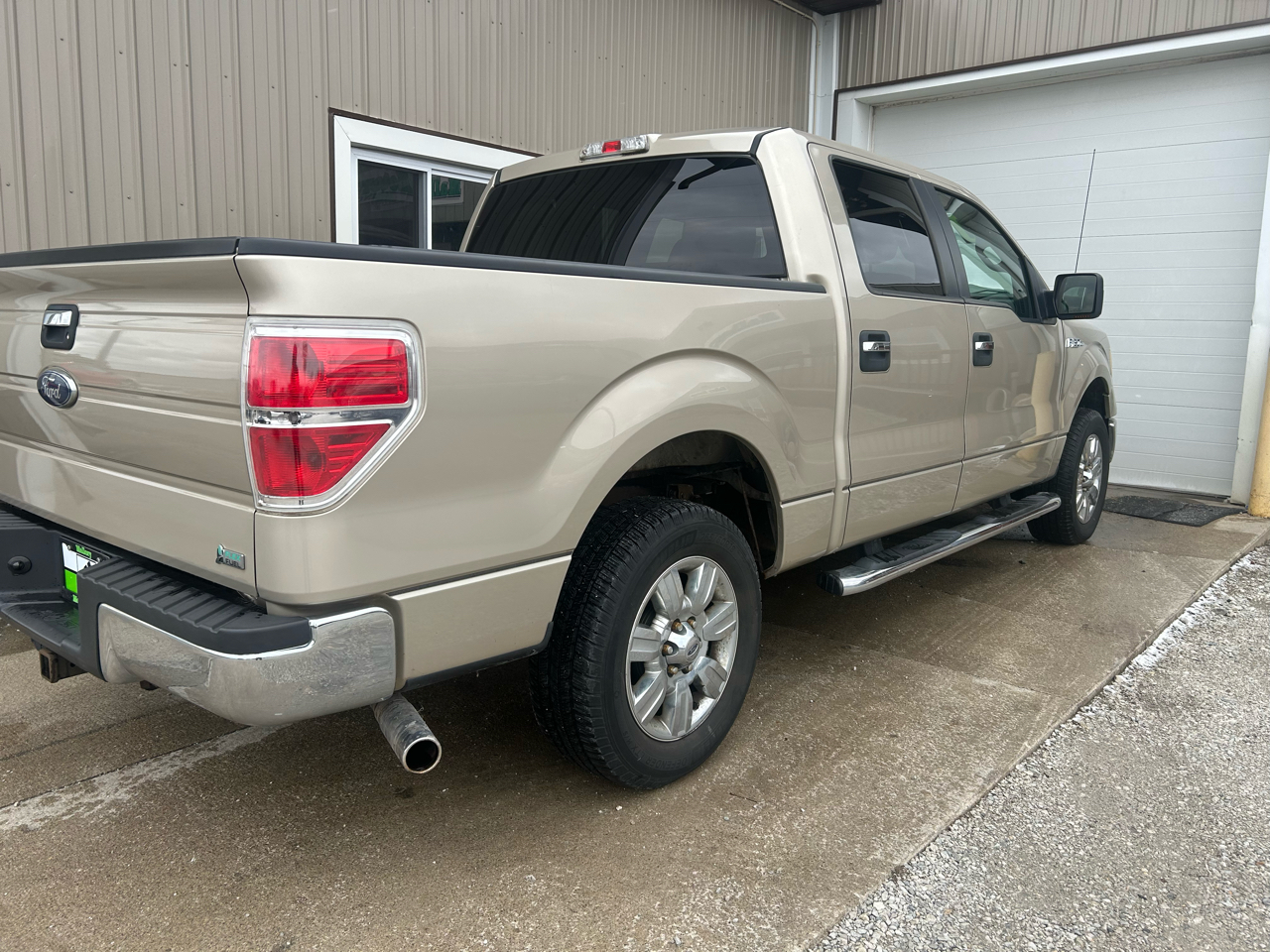 Ford F-150 2WD SuperCrew 150" XLT 2010