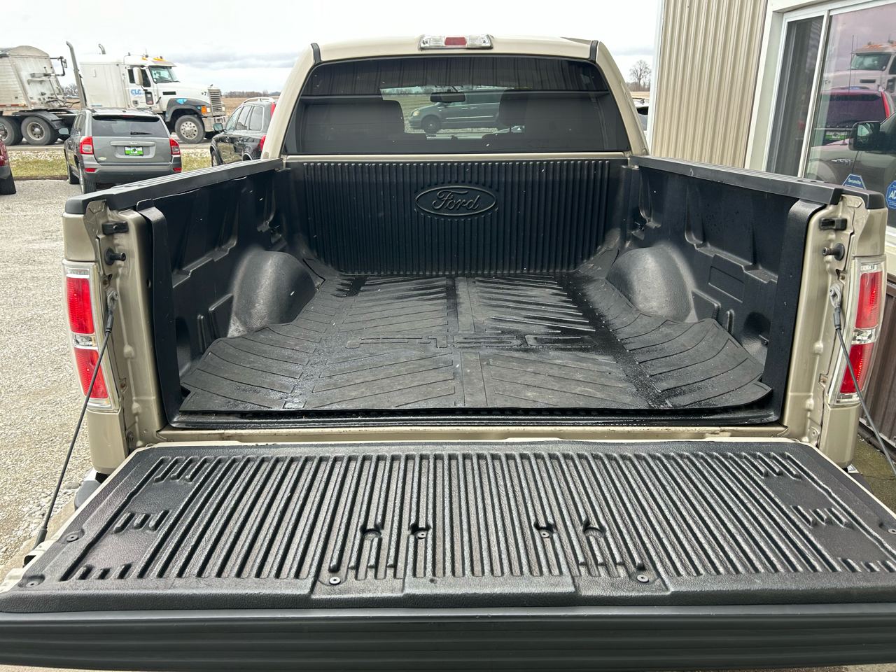 Ford F-150 2WD SuperCrew 150" XLT 2010