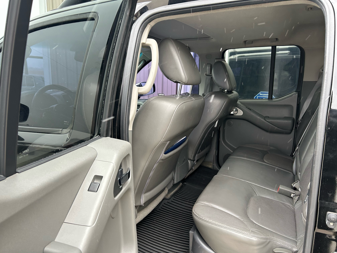 Nissan Frontier 4WD Crew Cab LWB Auto SL 2011