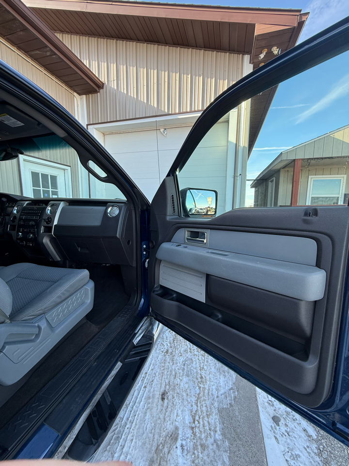 Ford F-150 2WD SuperCrew 139" XLT 2011