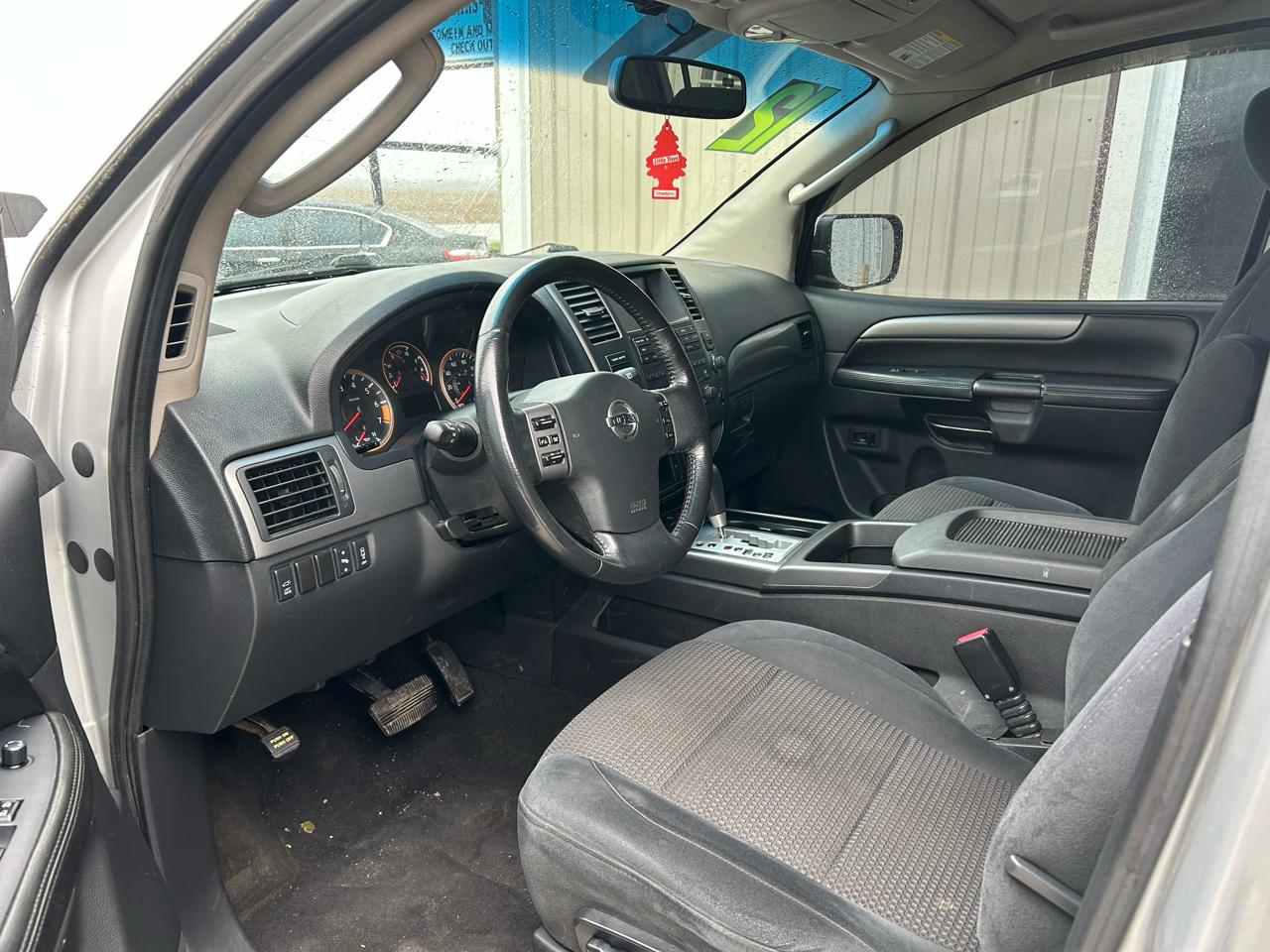 Nissan Armada SL 4WD 2012