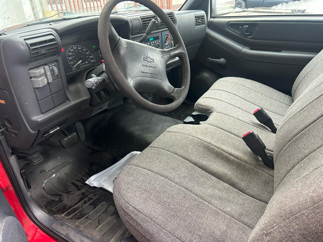 Chevrolet S10 Pickup Reg. Cab Short Bed 2WD 1996