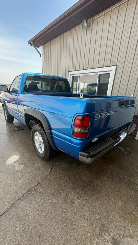 Dodge Ram 1500 Reg. Cab Long Bed 2WD 2000