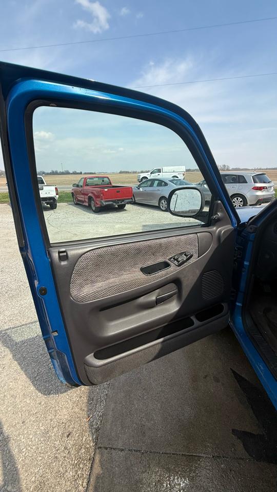 Dodge Ram 1500 Reg. Cab Long Bed 2WD 2000