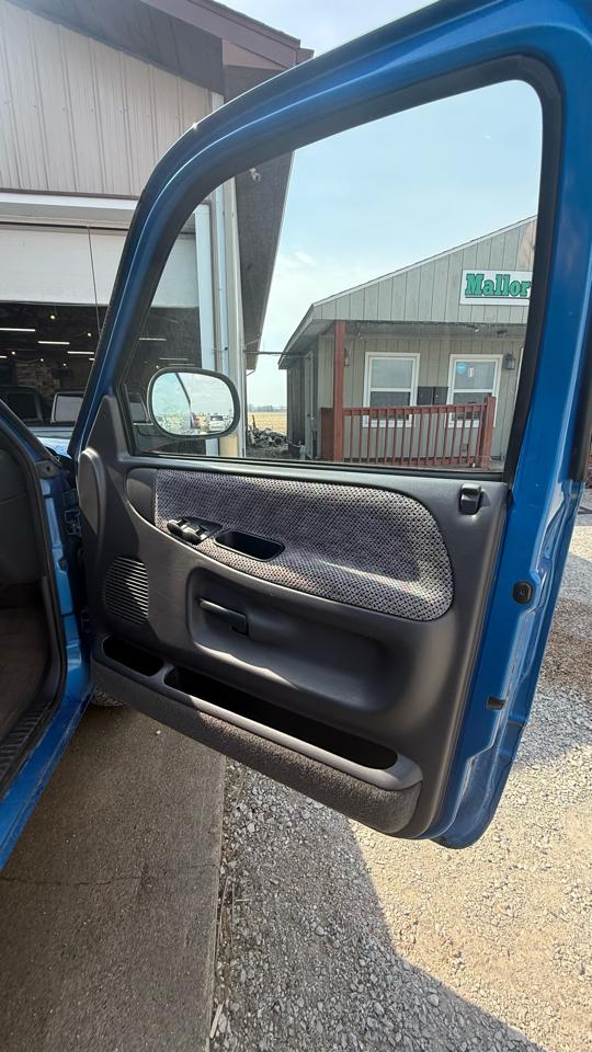 Dodge Ram 1500 Reg. Cab Long Bed 2WD 2000