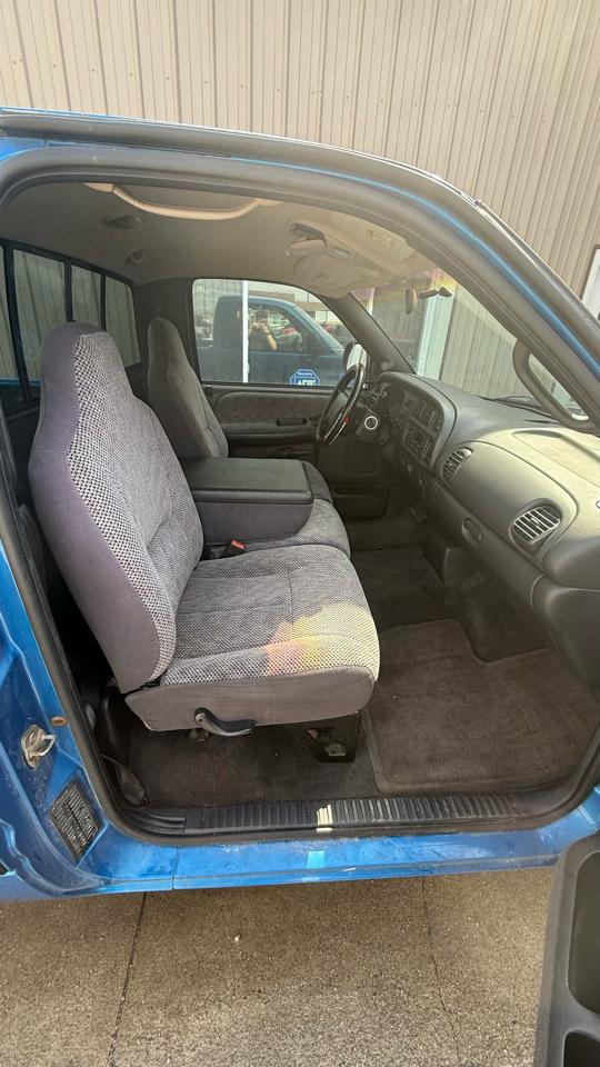 Dodge Ram 1500 Reg. Cab Long Bed 2WD 2000