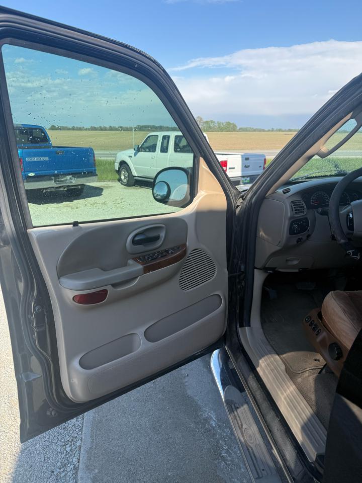 Ford F-150 King Ranch SuperCrew 2WD 2003