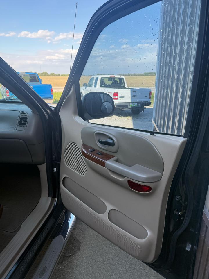 Ford F-150 King Ranch SuperCrew 2WD 2003