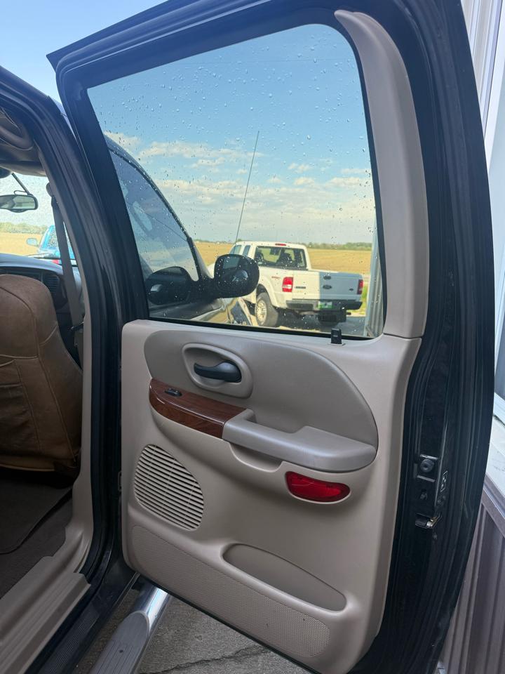 Ford F-150 King Ranch SuperCrew 2WD 2003