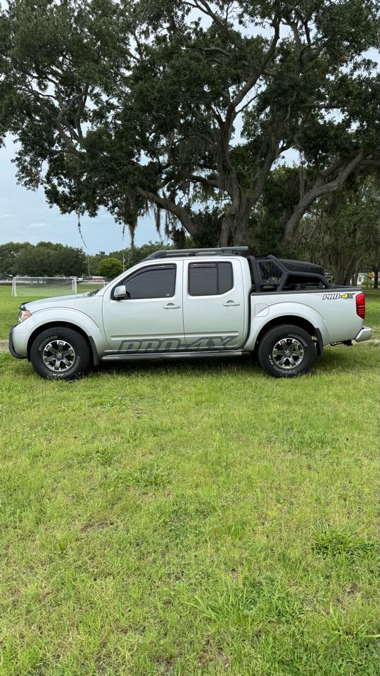 Nissan Frontier PRO-4X Crew Cab 5AT 4WD 2017