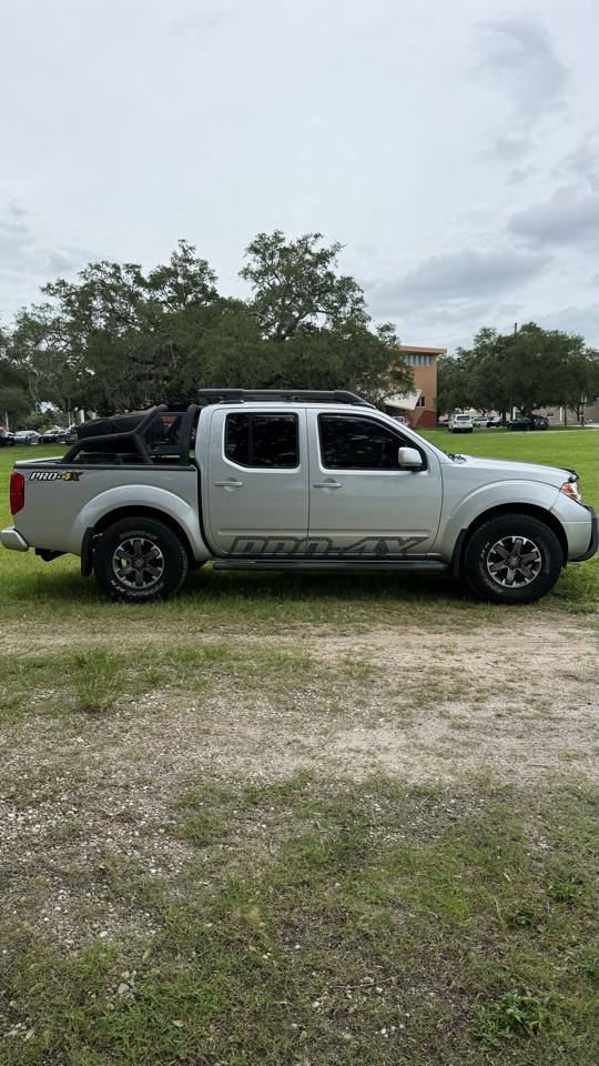Nissan Frontier PRO-4X Crew Cab 5AT 4WD 2017