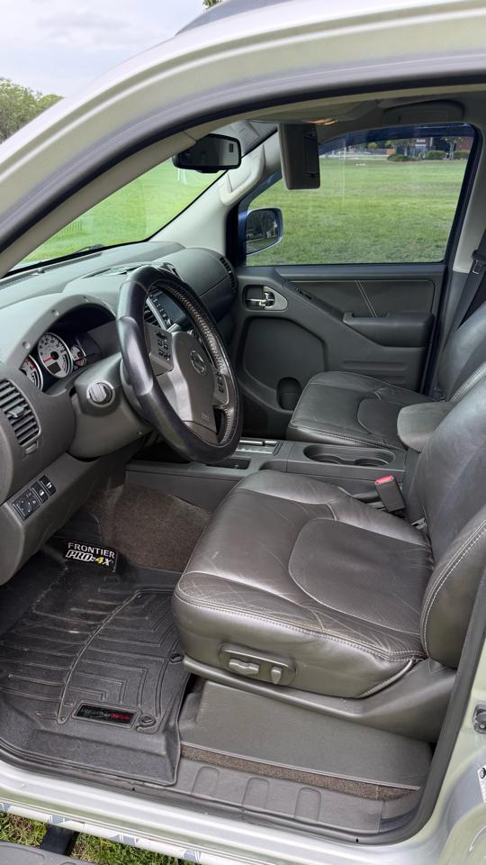 Nissan Frontier PRO-4X Crew Cab 5AT 4WD 2017