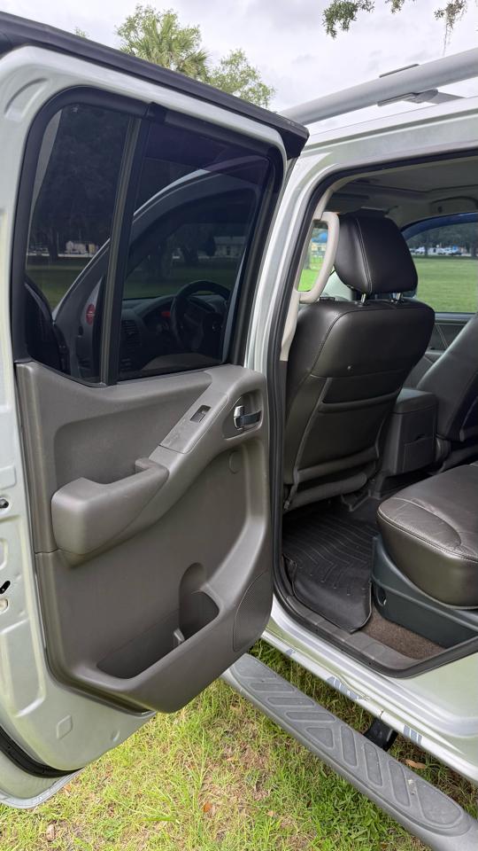 Nissan Frontier PRO-4X Crew Cab 5AT 4WD 2017