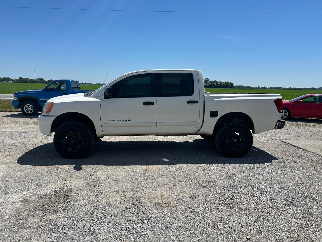 Nissan Titan SV Crew Cab 4WD 2012