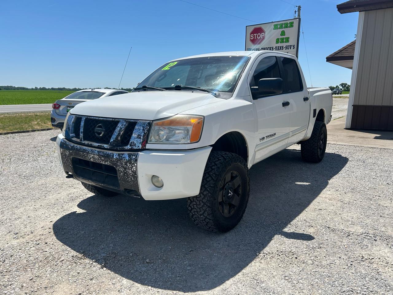 Nissan Titan SV Crew Cab 4WD 2012