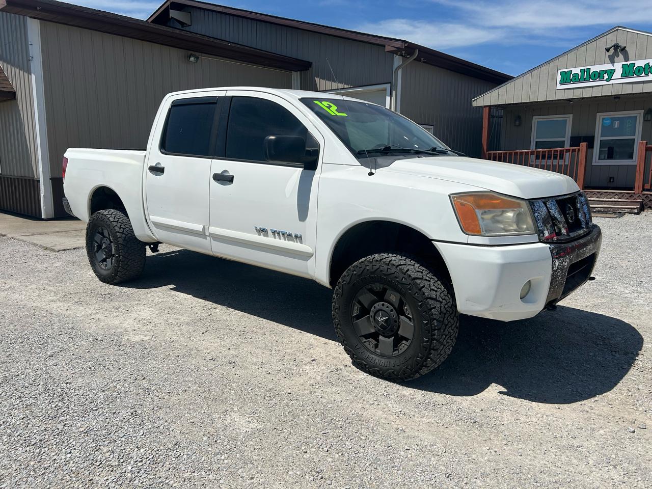 Nissan Titan SV Crew Cab 4WD 2012