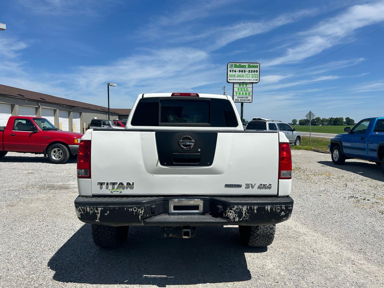 Nissan Titan SV Crew Cab 4WD 2012