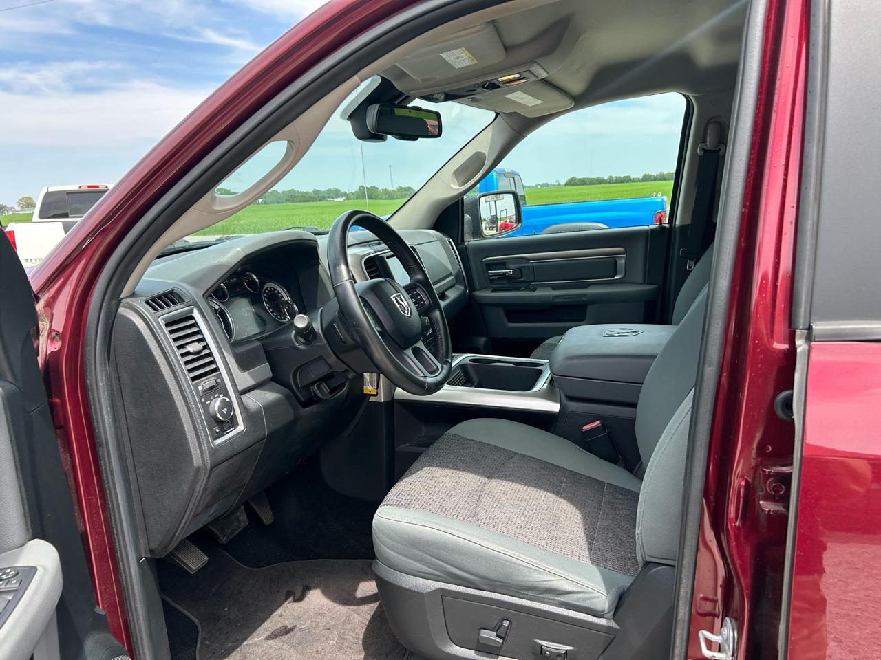 RAM 1500 2WD Crew Cab 140.5" Outdoorsman 2016