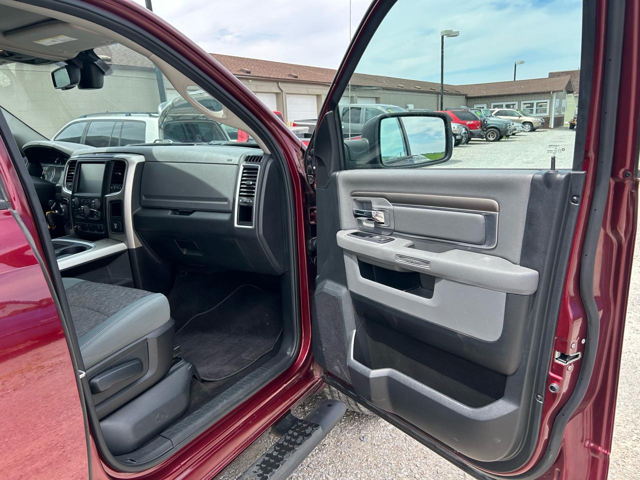 RAM 1500 2WD Crew Cab 140.5" Outdoorsman 2016