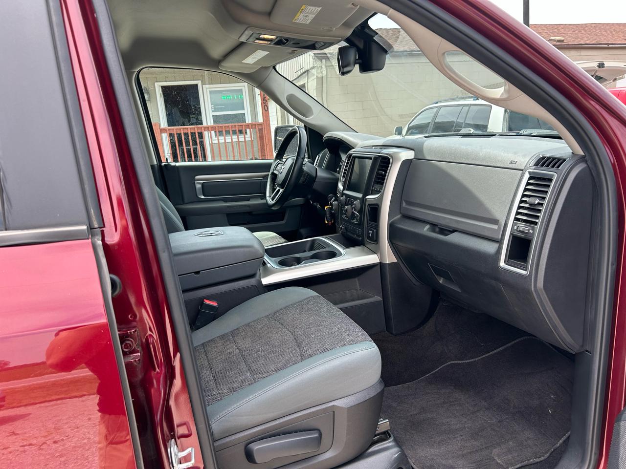 RAM 1500 2WD Crew Cab 140.5" Outdoorsman 2016