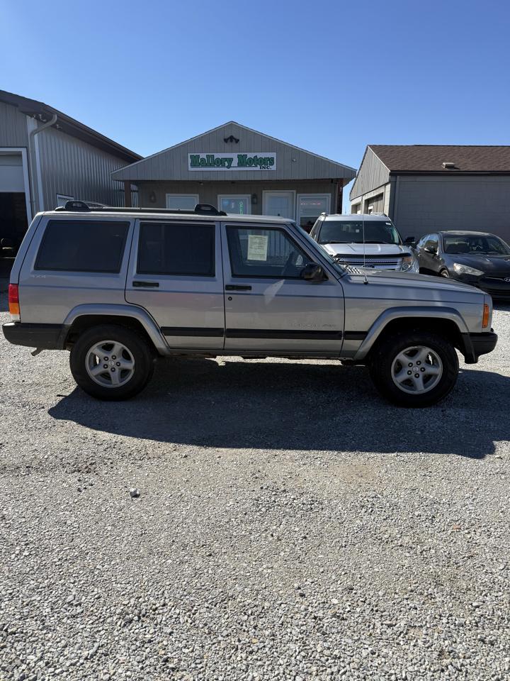 Jeep Cherokee Sport 4-Door 4WD 2000