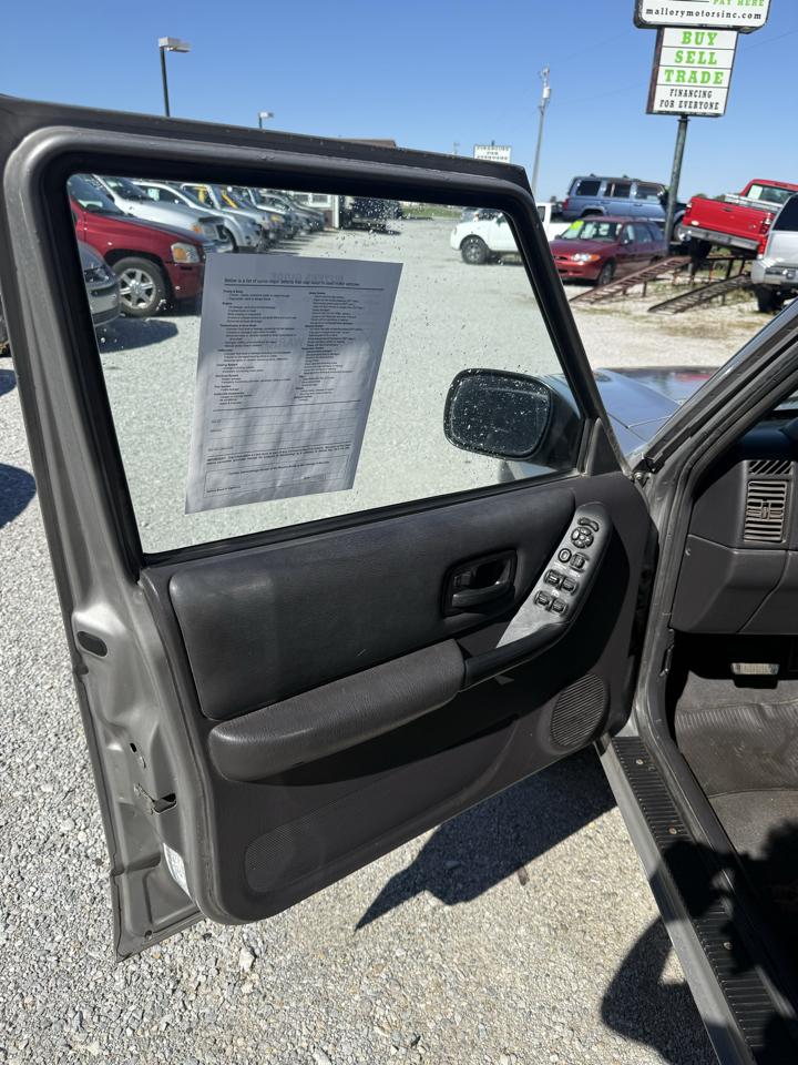Jeep Cherokee Sport 4-Door 4WD 2000