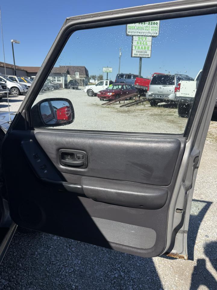 Jeep Cherokee Sport 4-Door 4WD 2000