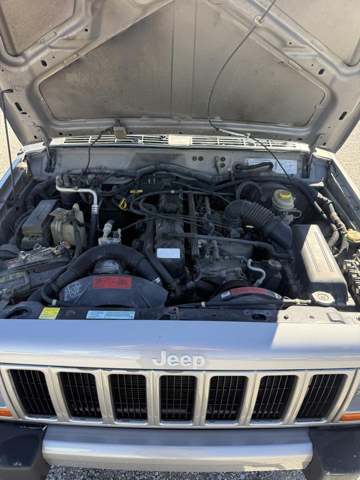 Jeep Cherokee Sport 4-Door 4WD 2000