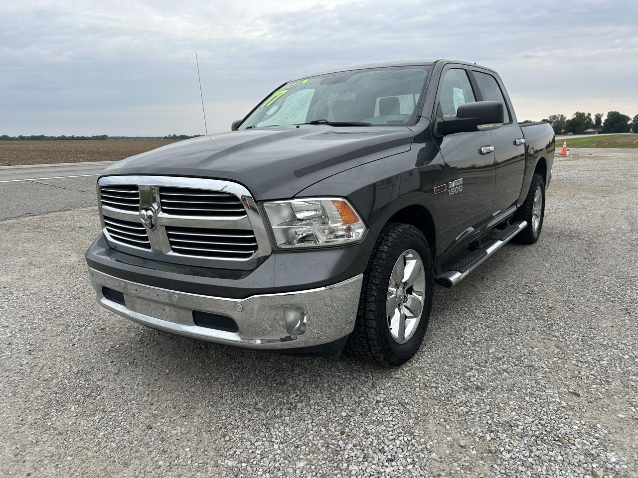 RAM 1500 SLT Crew Cab SWB 4WD 2017