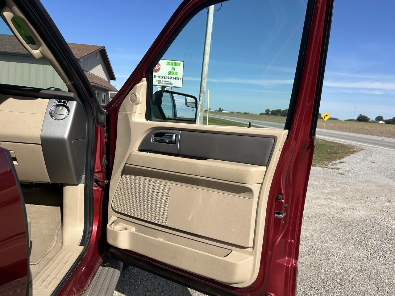 Ford Expedition XLT 4WD 2014