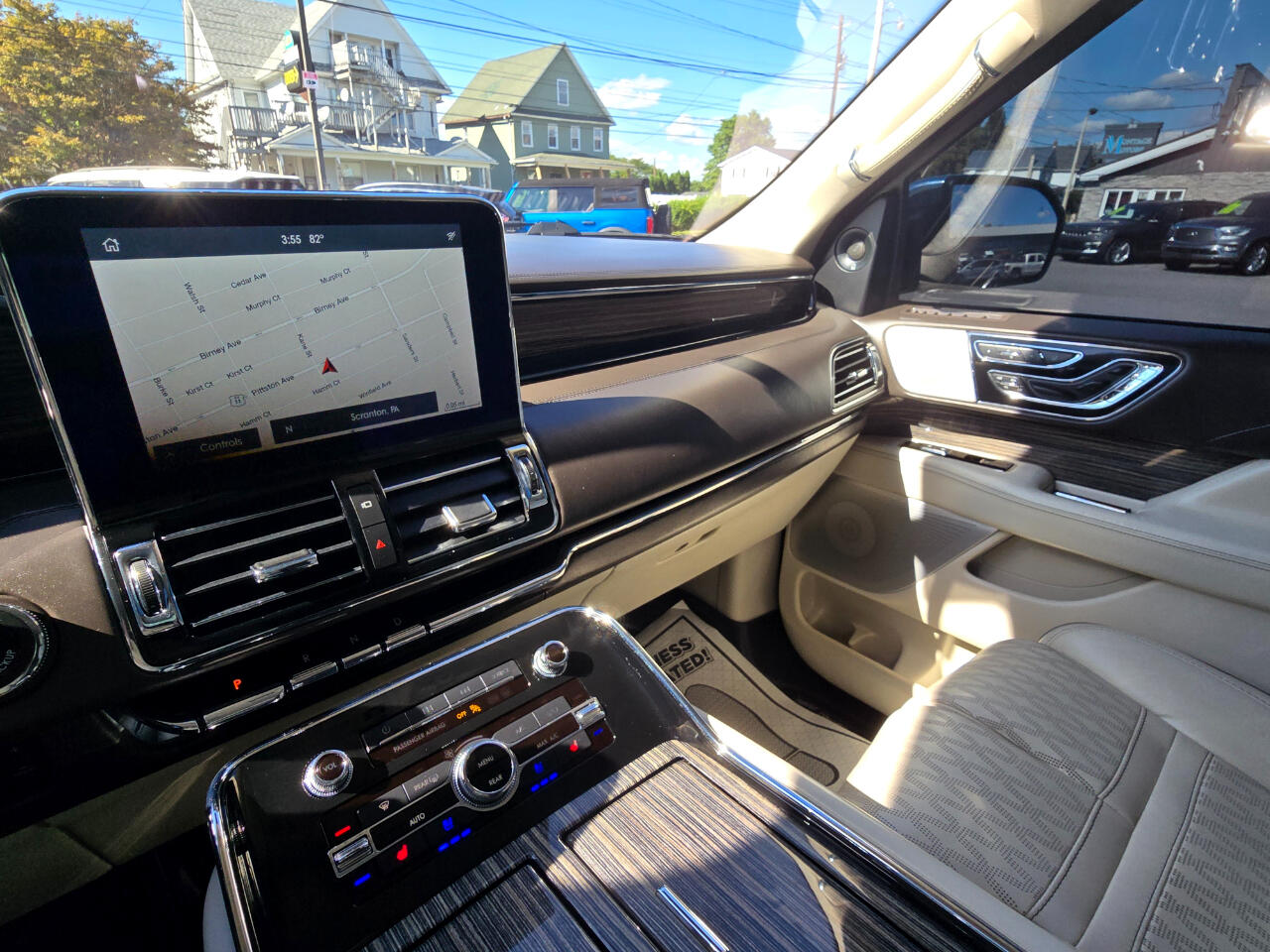 2020 Lincoln Navigator Black Label photo 12