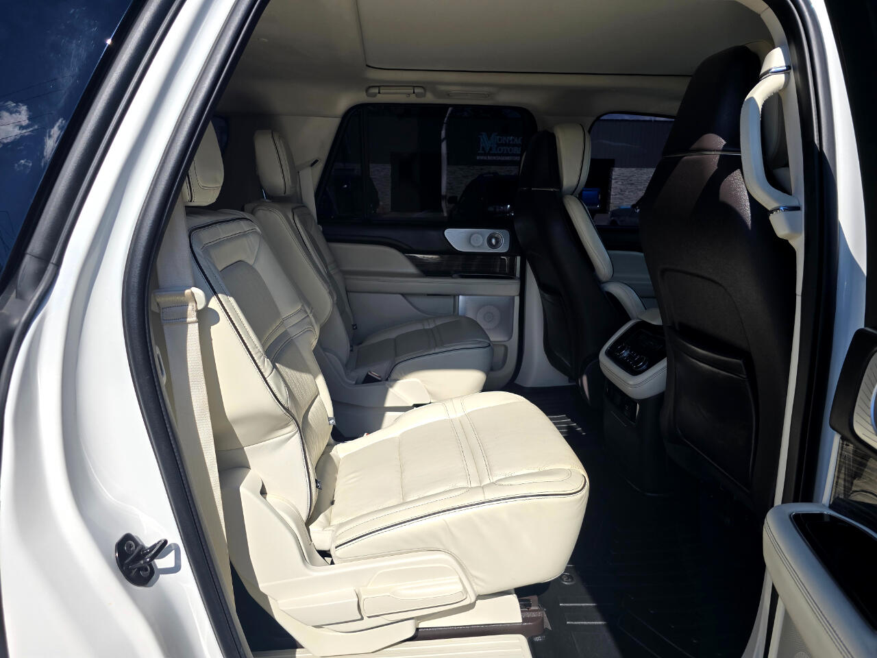 2020 Lincoln Navigator Black Label photo 17