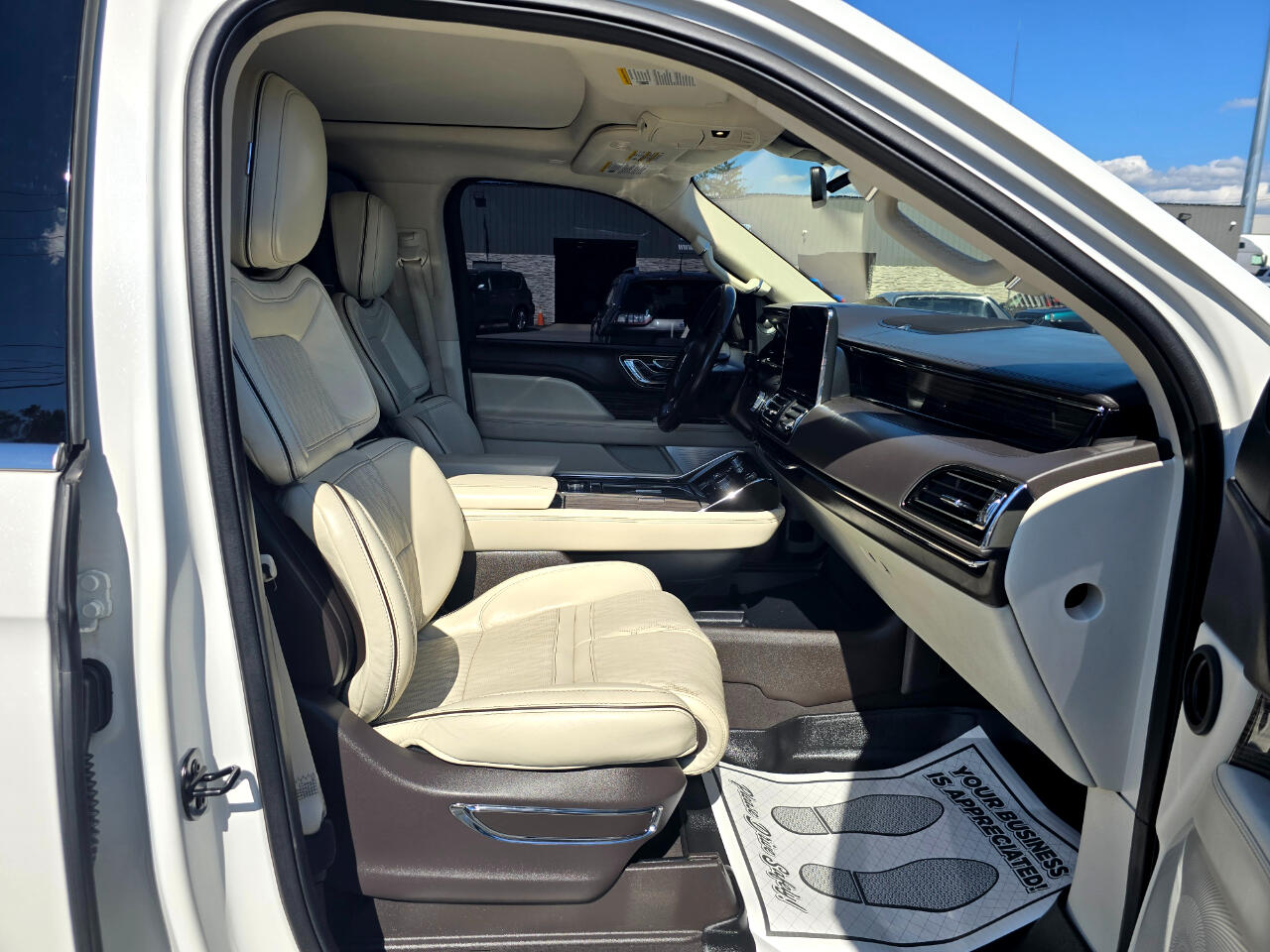 2020 Lincoln Navigator Black Label photo 18