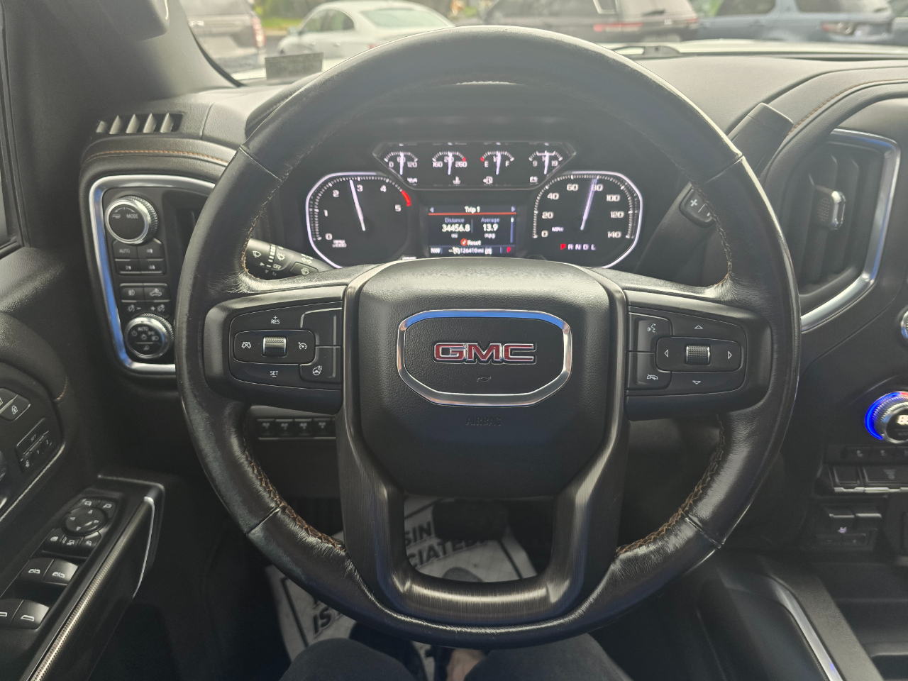 GMC Sierra 2500HD AT4 Crew Cab 4WD 2022 GMC Sierra 2500HD AT4 Crew Cab 4WD 2022
