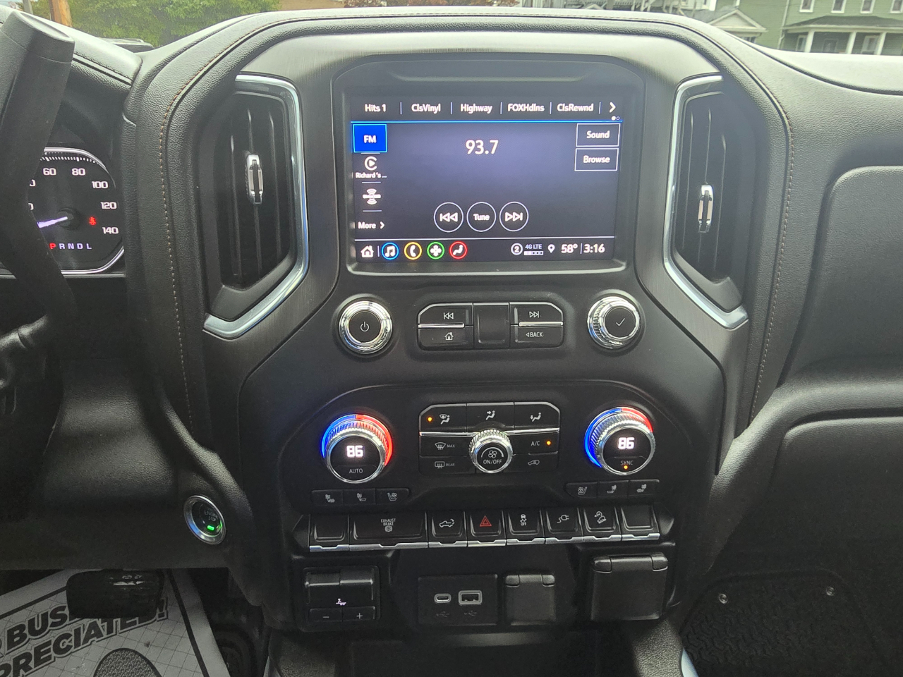 GMC Sierra 2500HD AT4 Crew Cab 4WD 2022 GMC Sierra 2500HD AT4 Crew Cab 4WD 2022