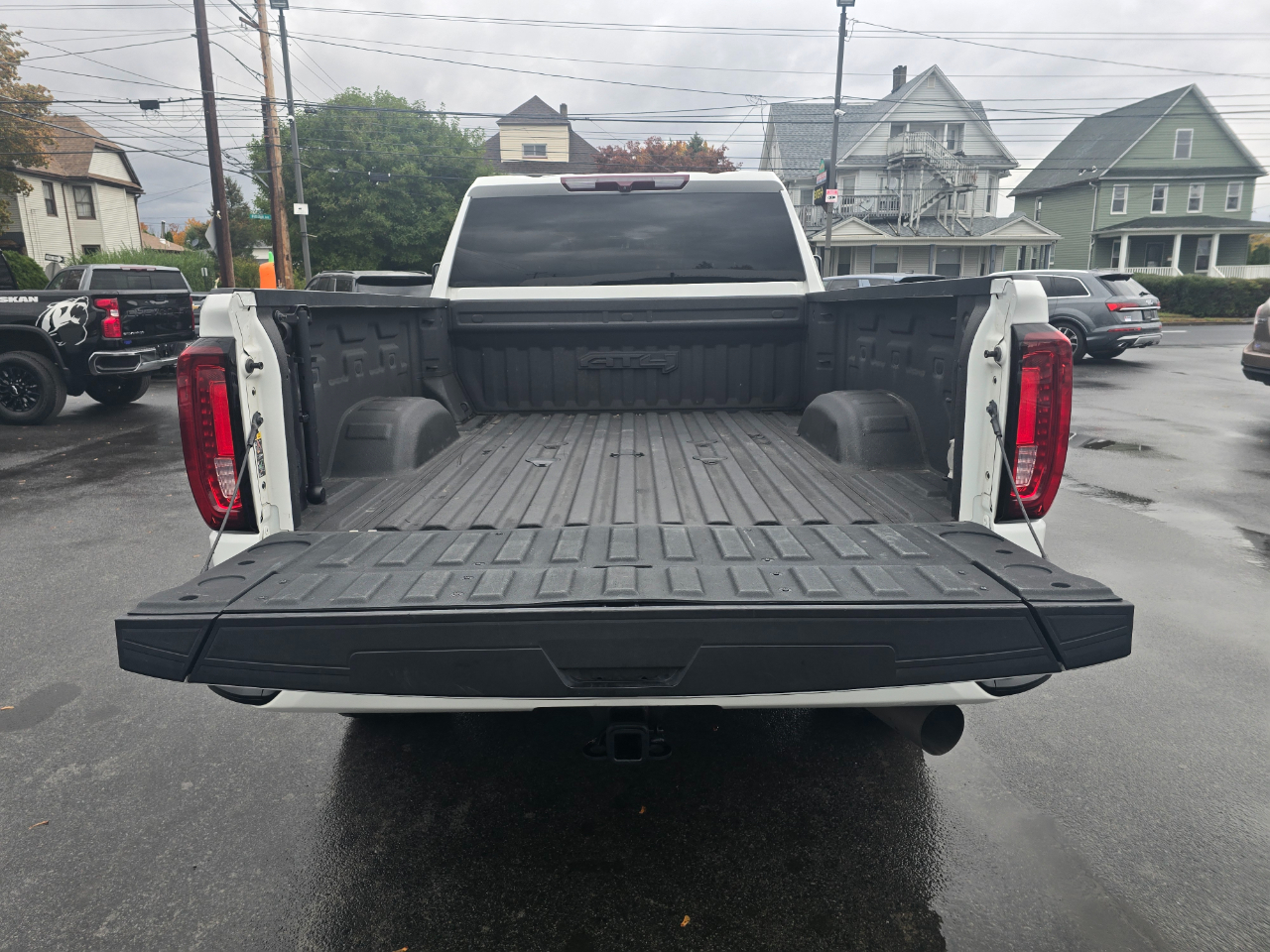 GMC Sierra 2500HD AT4 Crew Cab 4WD 2022 GMC Sierra 2500HD AT4 Crew Cab 4WD 2022