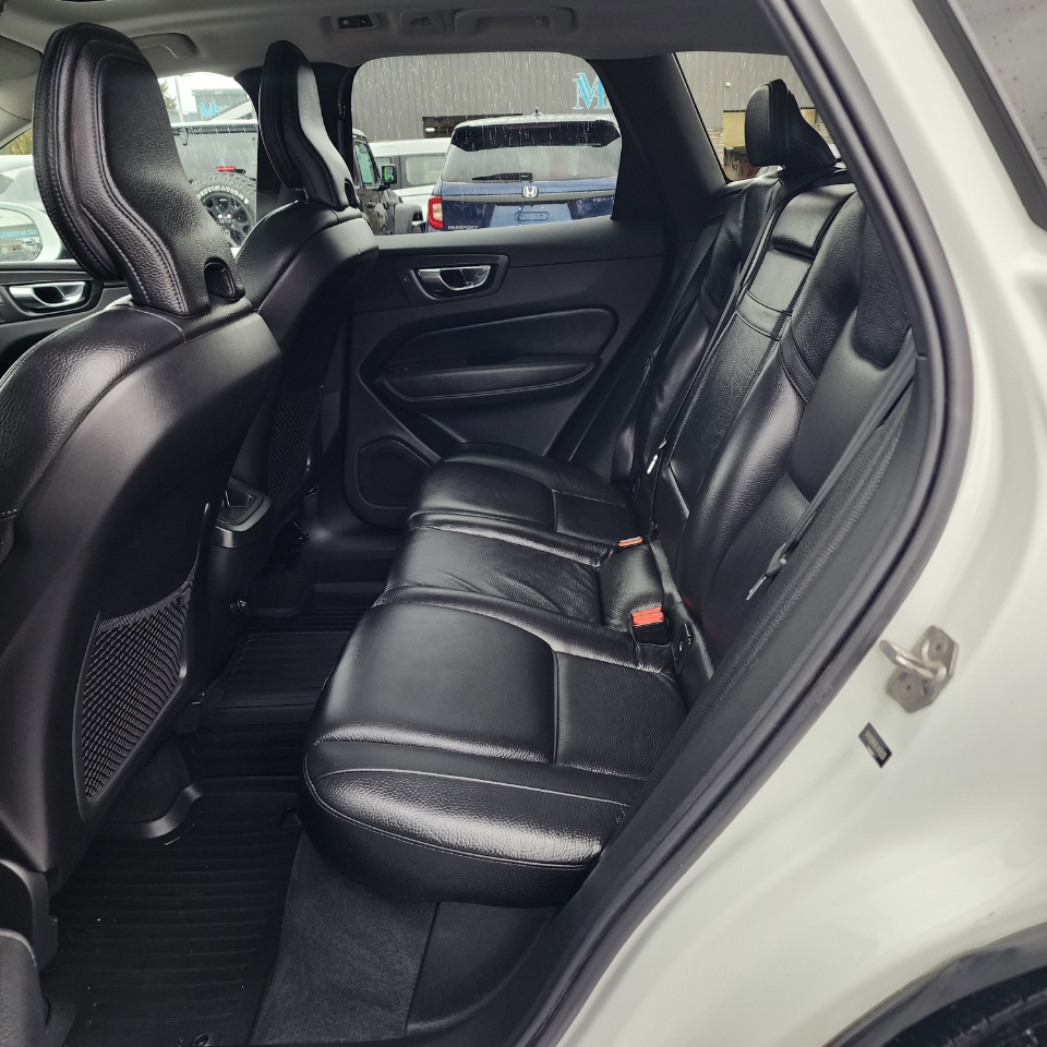 Volvo XC60 T5 Momentum AWD 2020 Volvo XC60 T5 Momentum AWD 2020
