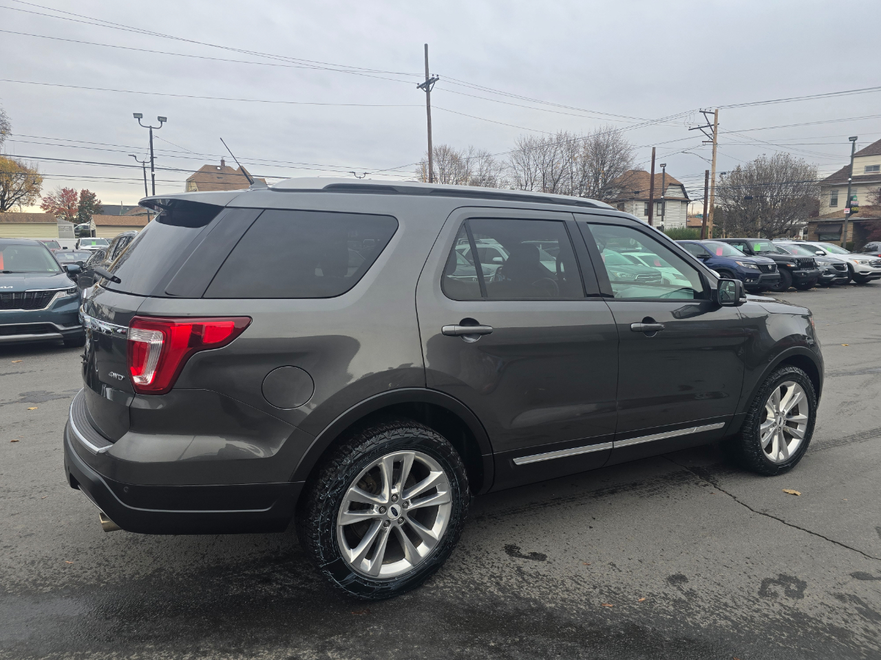 2018 Ford Explorer XLT photo 2