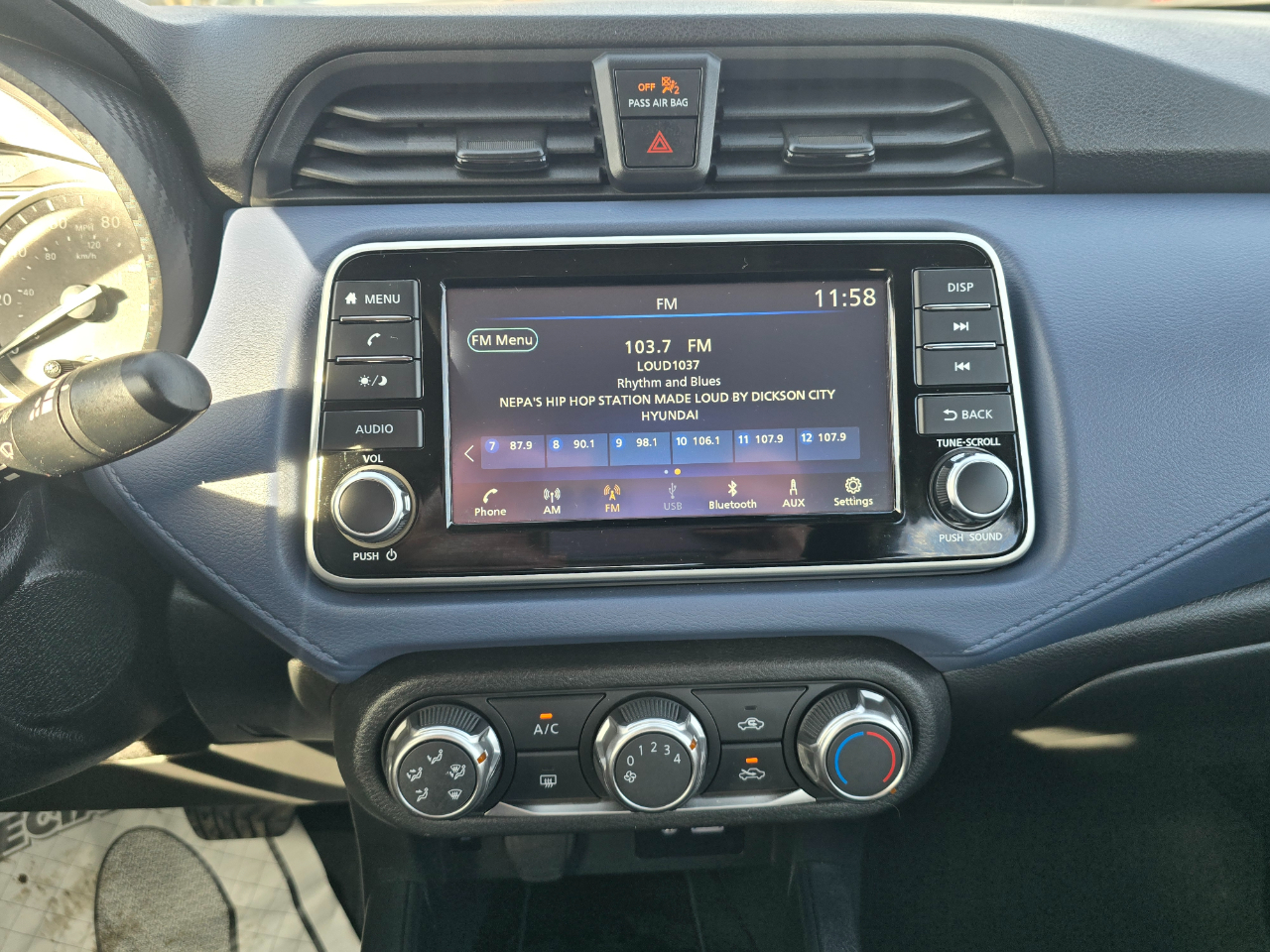 Nissan Versa SV 2024