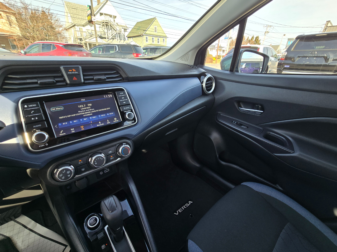 Nissan Versa SV 2024