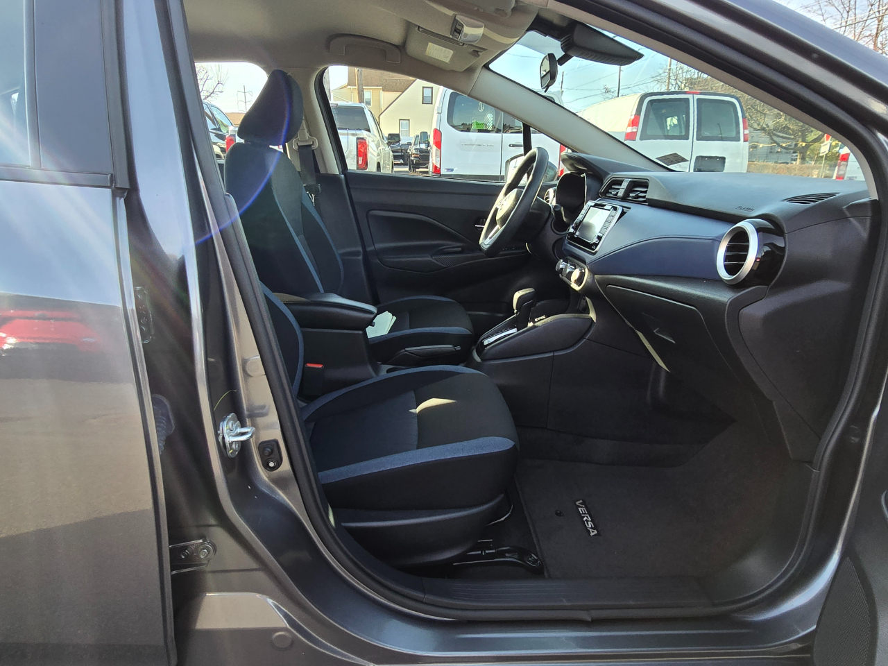 Nissan Versa SV 2024